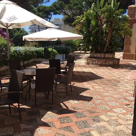 Mansion Alhamar - 2 Bedroom, Frontline Beach, Mountain Views, Full Size Pool, Tennis Courts, Close To Shops, On-site Bar & Chiringuito Lejlighed *
