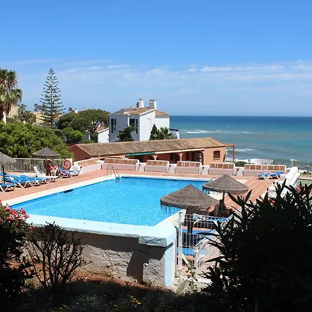 Mansion Alhamar - 2 Bedroom, Frontline Beach, Mountain Views, Full Size Pool, Tennis Courts, Close To Shops, On-site Bar & Chiringuito Apartment