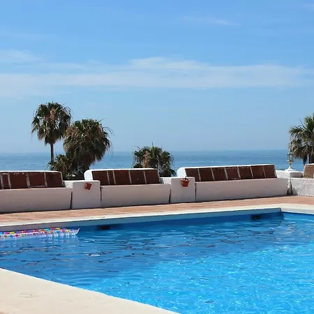 Apartment Mansion Alhamar - 2 Bedroom, Frontline Beach, Mountain Views, Full Size Pool, Tennis Courts, Close To Shops, On-site Bar & Chiringuito *
