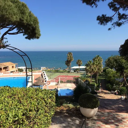 Apartment Mansion Alhamar - 2 Bedroom, Frontline Beach, Mountain Views, Full Size Pool, Tennis Courts, Close To Shops, On-site Bar & Chiringuito