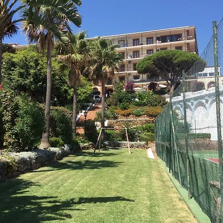 Mansion Alhamar - 2 Bedroom, Frontline Beach, Mountain Views, Full Size Pool, Tennis Courts, Close To Shops, On-site Bar & Chiringuito *