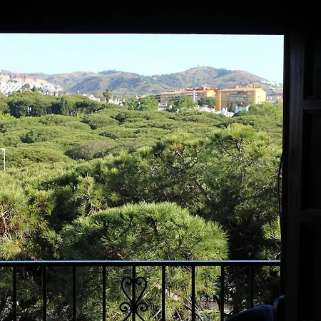 Mansion Alhamar - 2 Bedroom, Frontline Beach, Mountain Views, Full Size Pool, Tennis Courts, Close To Shops, On-site Bar & Chiringuito Sitio de Calahonda