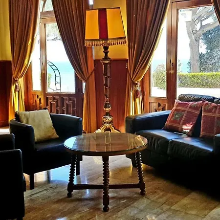 Mansion Alhamar - 2 Bedroom, Frontline Beach, Mountain Views, Full Size Pool, Tennis Courts, Close To Shops, On-site Bar & Chiringuito Apartment